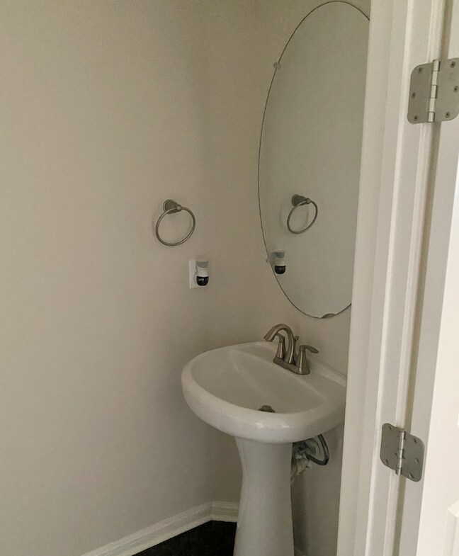 Building Photo - 2904 Tempe Dr