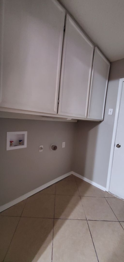 Building Photo - Spacious 3 Bedroom 2 Bath in University Park!