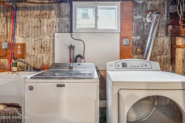 Building Photo - 108 Burlington Ave