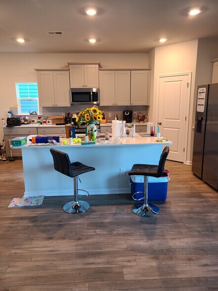 Building Photo - 439 Richfield Way