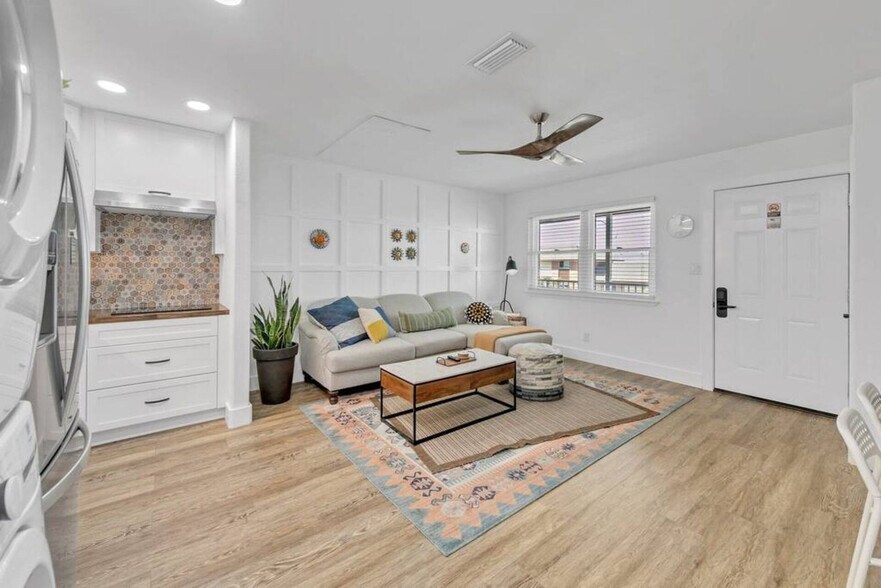 Building Photo - 312 Bream Ave