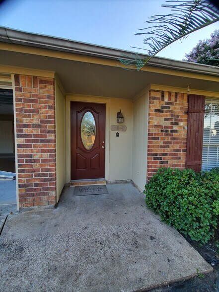 Building Photo - 7801 Barryknoll Ln