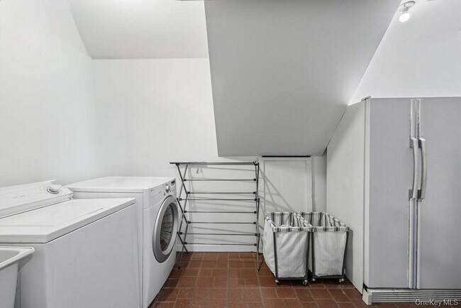 Building Photo - 44 Palisades Ct