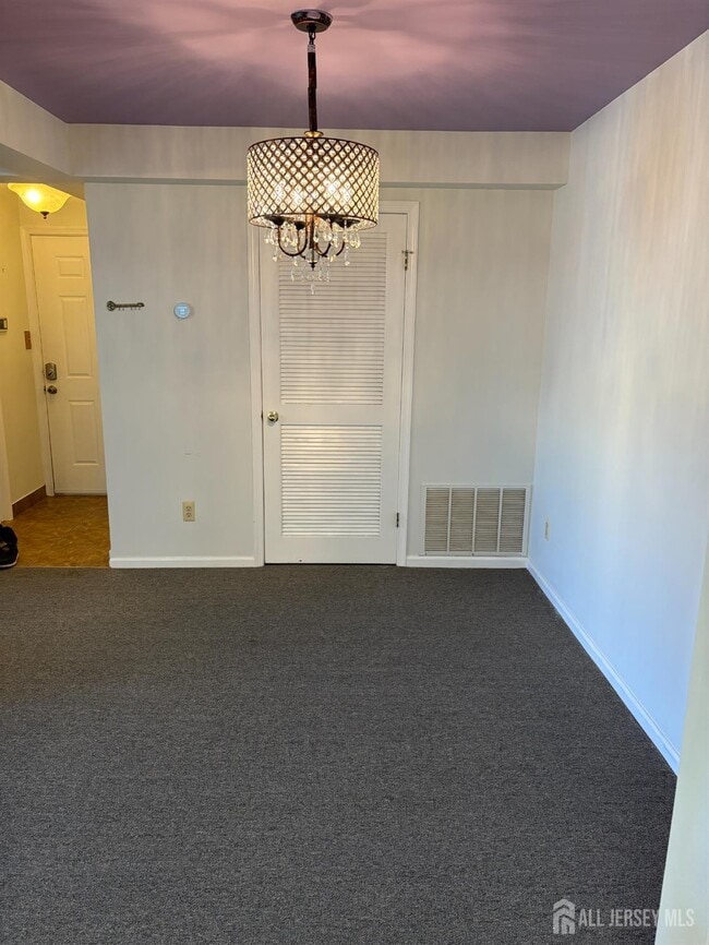 Building Photo - 420 Stratford Pl