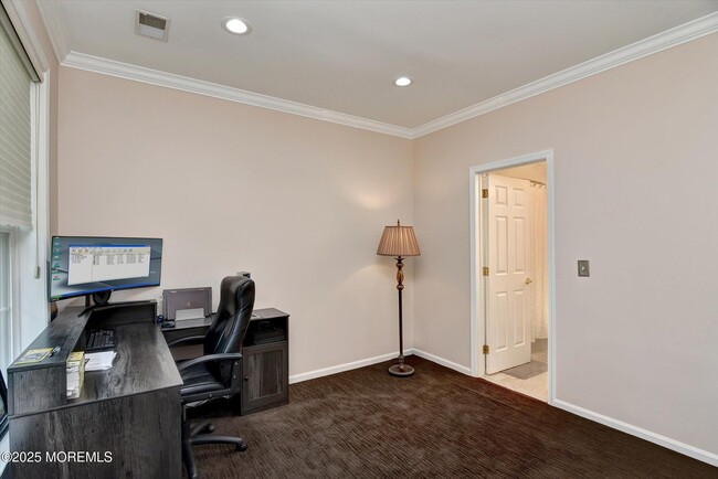 Building Photo - 594 St Andrews Pl