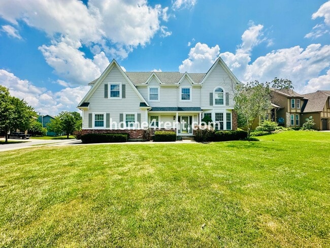 Building Photo - Beautiful, Spacious Home w/ Open Floor Pla...