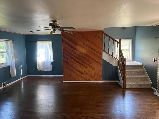 Building Photo - Stunning 4-Bedroom Single Family Home in Hatboro! Available mid-April!