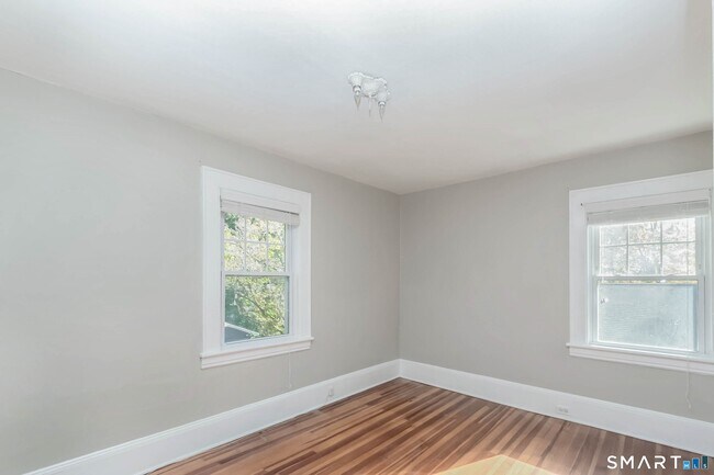 Building Photo - 798 Mill Plain Rd