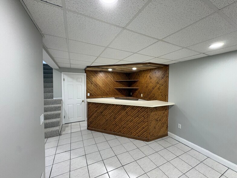 Building Photo - 75 Ithica St