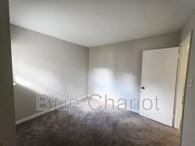 Building Photo - 3775 Guess Rd