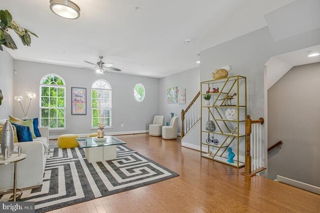 Building Photo - 505 Jurgensen Pl