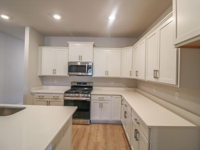 Building Photo - RENT SPECIAL of $1,695/MONTH for 12 MONTHS...
