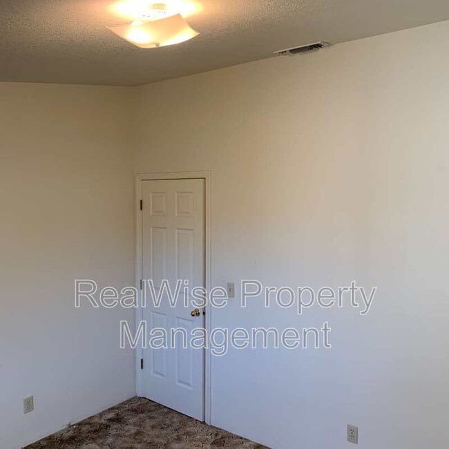 Building Photo - 1467 Cameo Ct