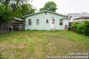 Building Photo - 1723 W Kings Hwy