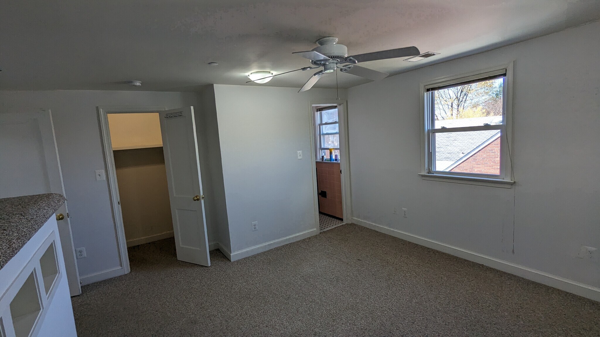 Building Photo - 900 N Ivy St