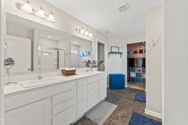 Building Photo - 8609 Warbler Br Wy