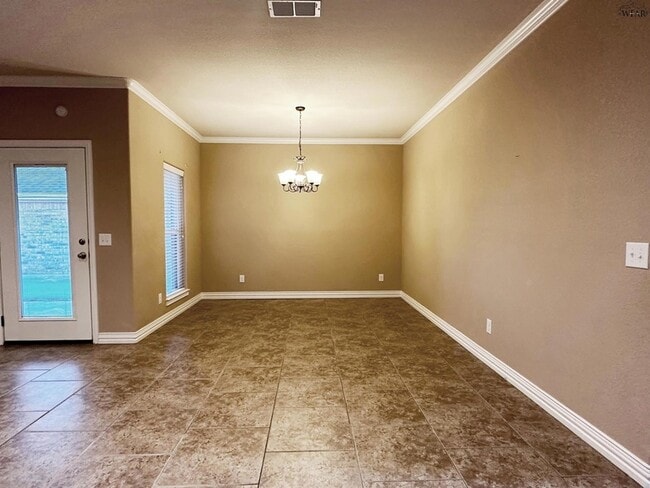 Building Photo - 6018 Oakmont Dr