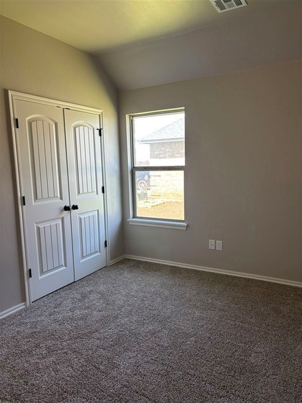 Building Photo - 2209 E Grassland Ln