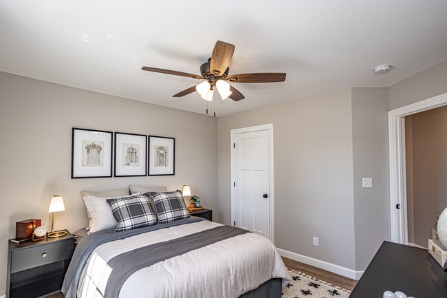 Building Photo - 196 Sierra Cir