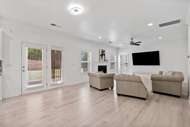 Building Photo - 2435 Sentinel Chase Way