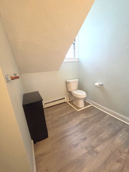 Building Photo - 10-12 Evaleen Street