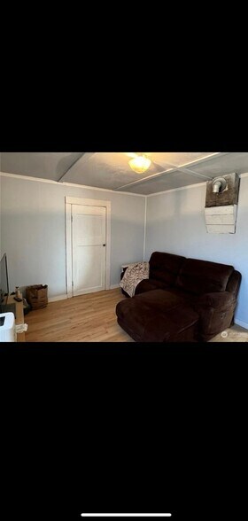 Building Photo - 115 N Main St