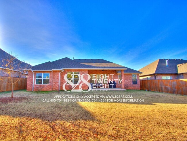 Building Photo - **COMING JANUARY 2ND!!!** STUNNINGLY BEAUTIFUL SPACIOUS 5 BED/3 BATH HOME IN ST JAMES PARK!