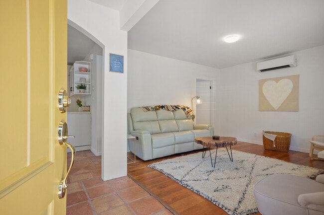 Building Photo - 80 Dominga Ave