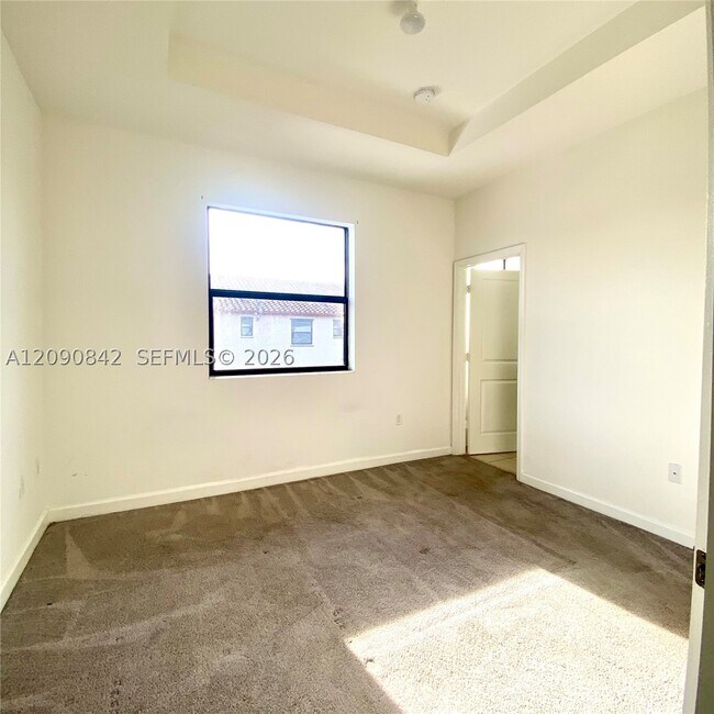 Building Photo - 24902 SW 114th Ave