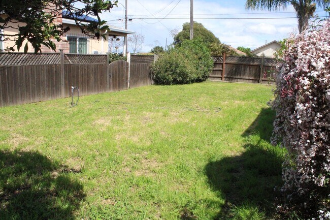 Building Photo - **COMING SOON!!! ** Gated Three Bedroom, 1 Bathroom House in Bay Point