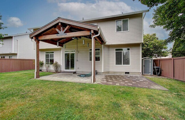 Building Photo - Large 2 Story 4bd 2.5ba Home in Vancouver