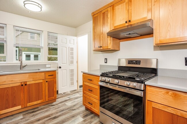 Building Photo - 4313 N Kerby Ave