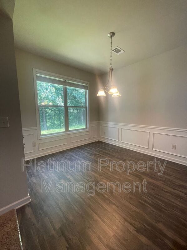 Building Photo - 7350 Silk Tree Pointe