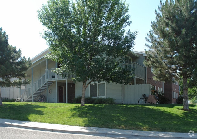 Building Photo - Stewart Avenue Apartments