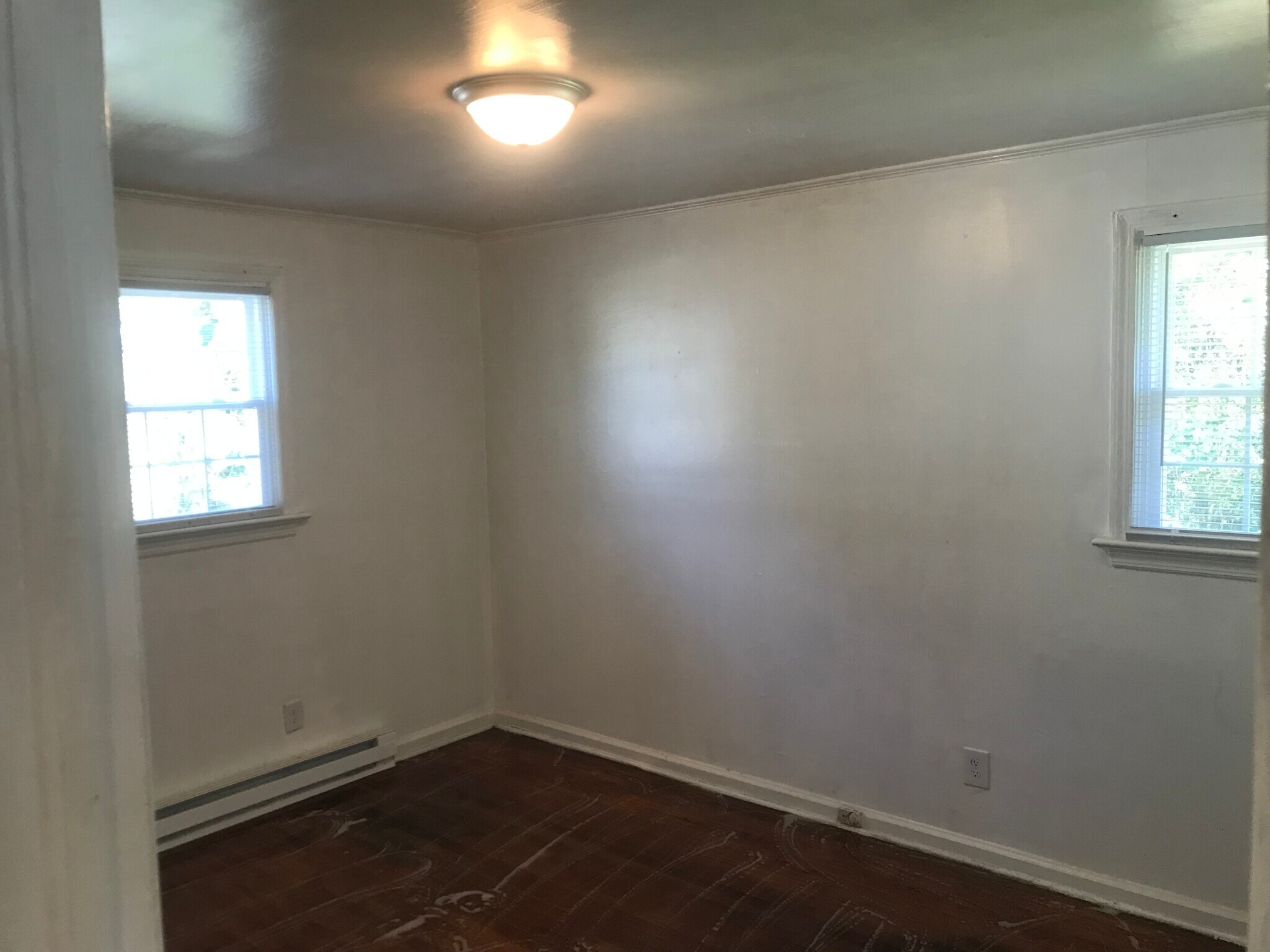 Building Photo - 1403 Hyman Ave