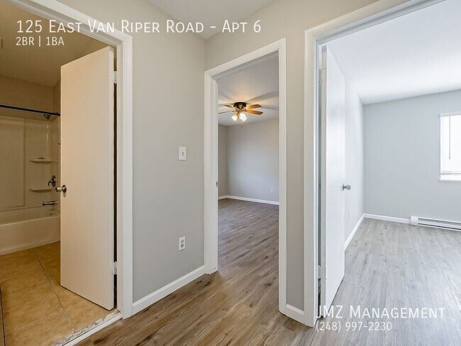 Building Photo - 125 E Van Riper Rd
