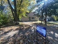 Building Photo - 7507 SW 12th St