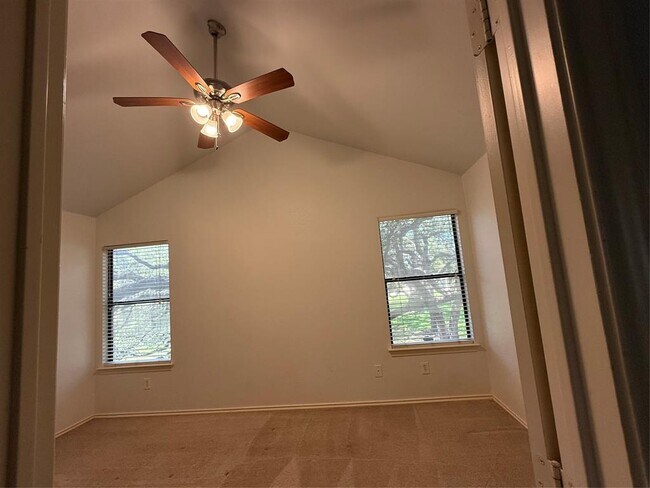 Building Photo - 11901 Swearingen Dr
