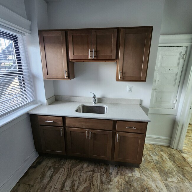 Granite countertops. - 347 Park Ave