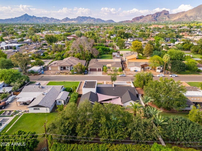 Building Photo - 4421 E Earll Dr