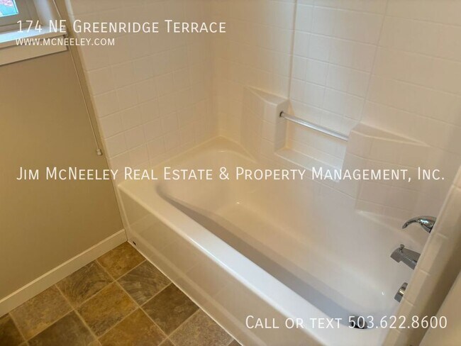 Building Photo - 174 NE Greenridge Terrace