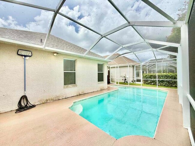 Building Photo - 9512 Greenpointe Dr