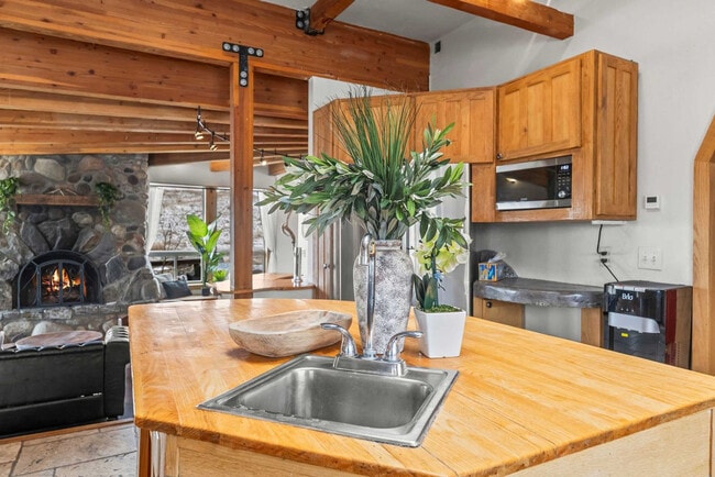 Building Photo - 84 Arcturus Dr