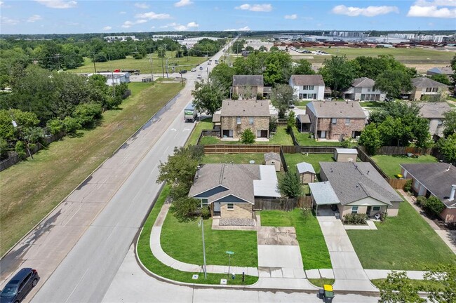 Building Photo - 4640 Orange Cir S
