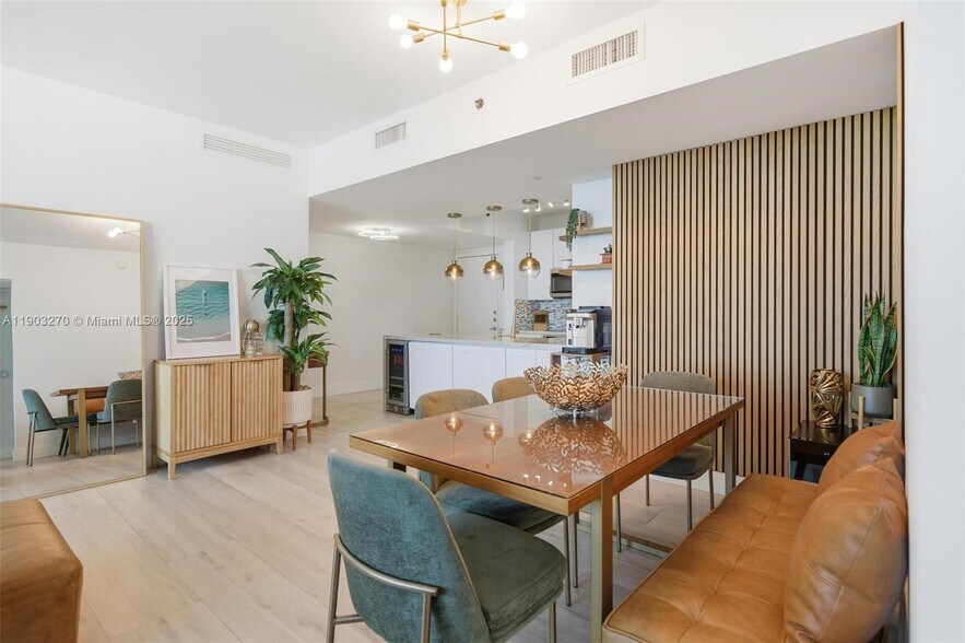 Building Photo - 951 Brickell Ave