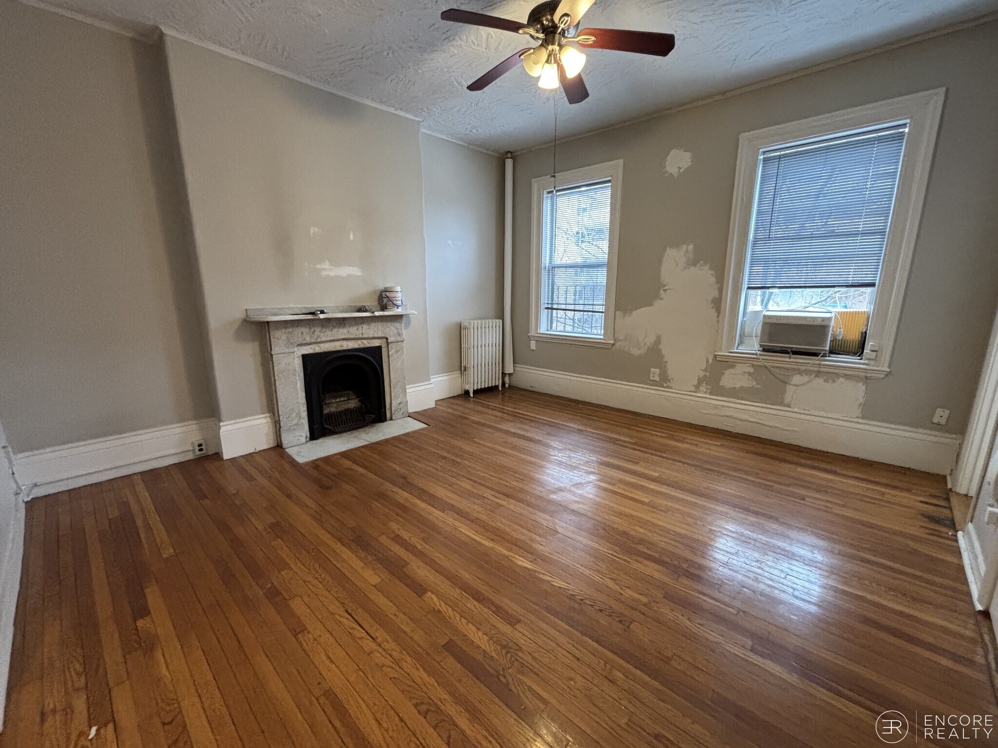 Building Photo - 39 Charles St