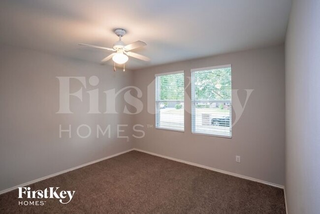 Building Photo - 1613 Baxter Springs Dr