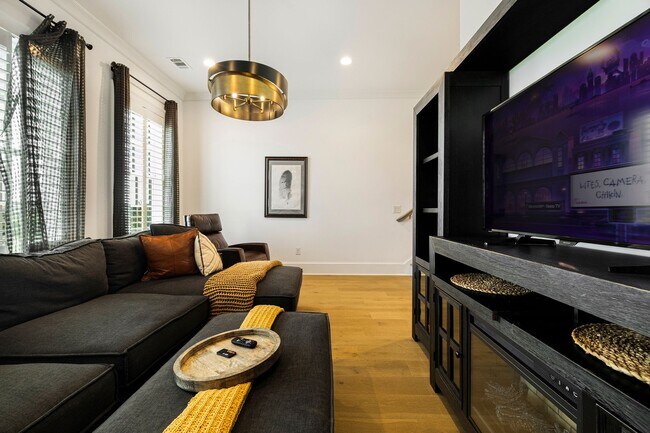 Building Photo - 456 Altamaha St