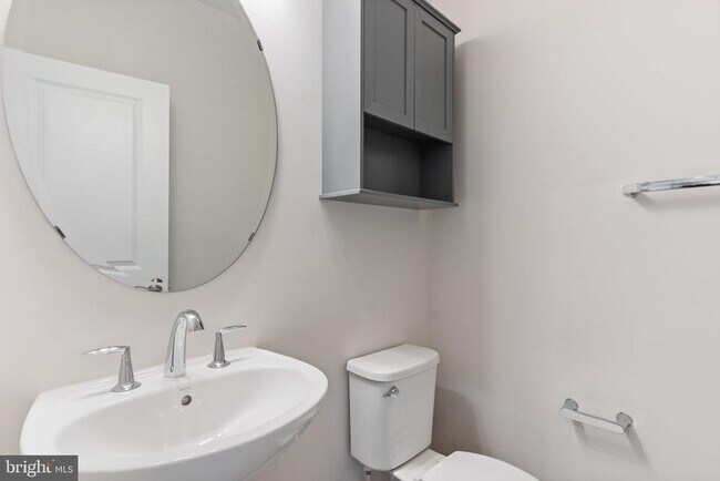 Building Photo - 23450 Sugar Pine Ln