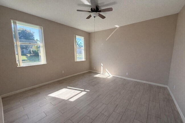 Building Photo - 1168 Hatteras Cir